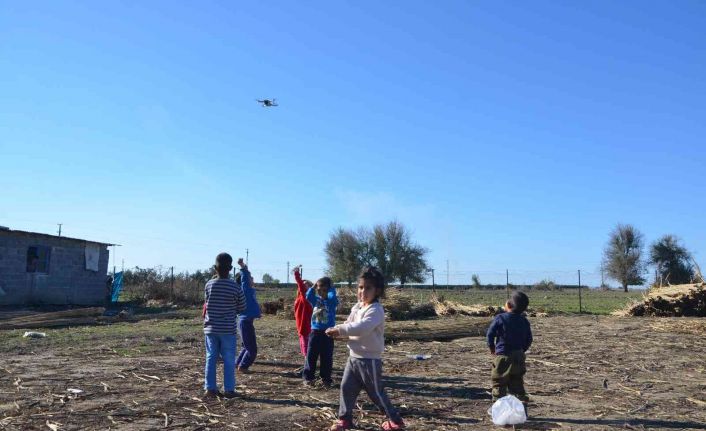 Drone gören çocukların mutluluk görüntüleri