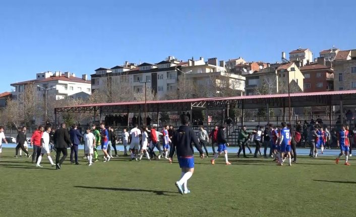 Futbol maçında gergin anlar