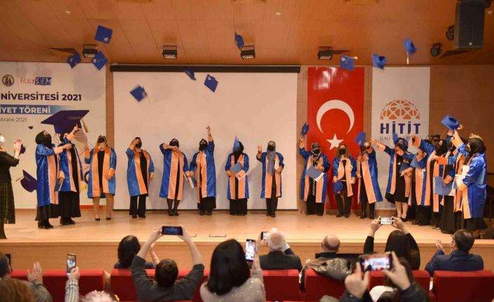 Hitit Anne Üniversitesi 3’üncü dönem mezunlarını verdi