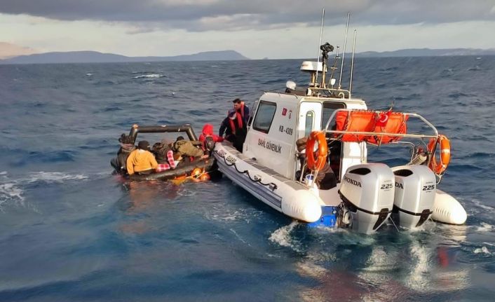 İzmir açıklarında 34 düzensiz göçmen kurtarıldı