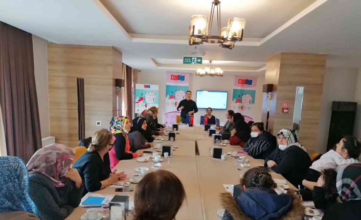 Kadınlara çeşitli alanlarda eğitim veriliyor