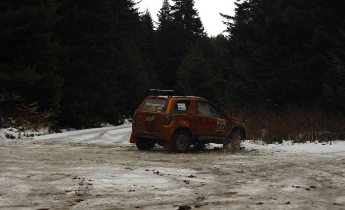 Off-road sporcuları zorlu parkurda zamanla yarıştı