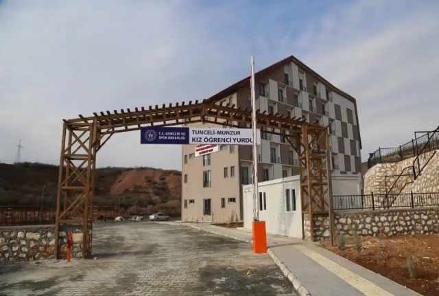 Tunceli vakıf binası öğrencilere yurt oldu