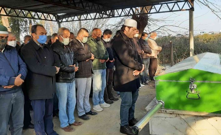 Türkiye’nin en kısa boylu kadını son yolculuğuna uğurlandı