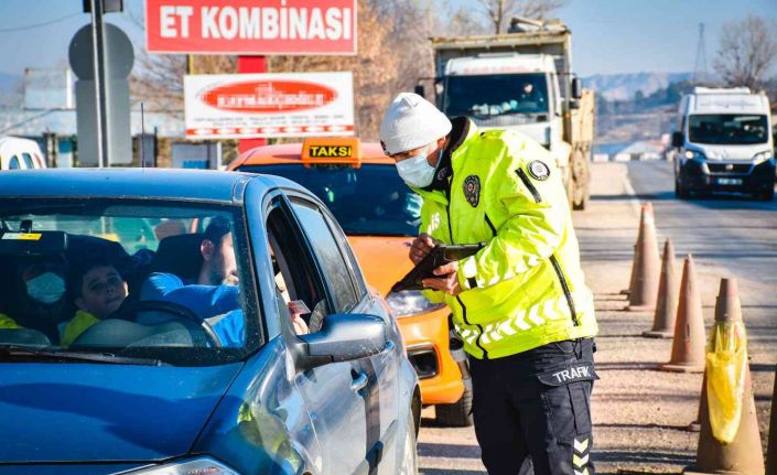 Yılbaşı öncesi ülke genelinde eş zamanlı ’Güven Huzur’ uygulaması gerçekleştirildi