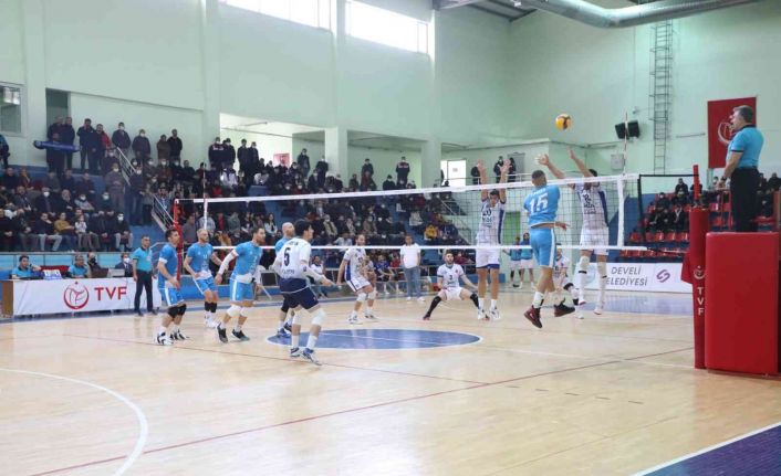 Develi Belediyespor liderliğe yükseldi