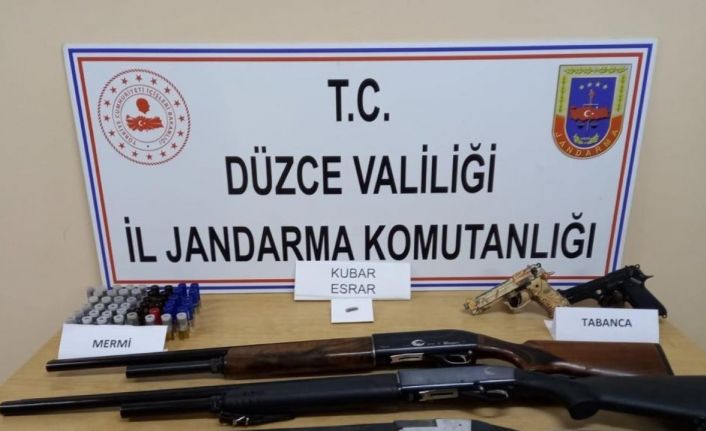 Jandarma baskınında silah, tüfek ve uyuşturucu ele geçirildi