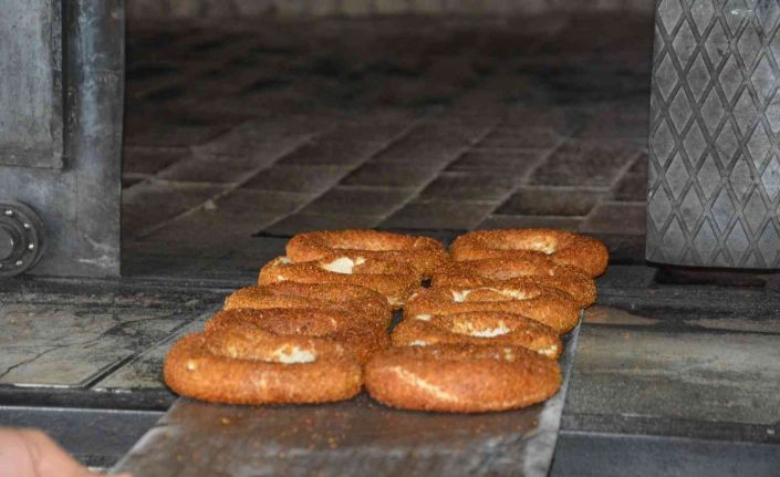 Korkuteli ilçesinde ekmek ve simit 3 TL oldu