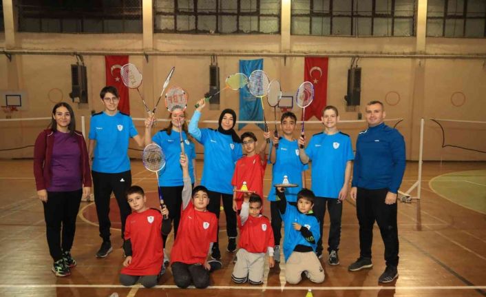 Pamukkale Belediye Spor Kulübü’nün engelli badminton takımı faaliyete geçti