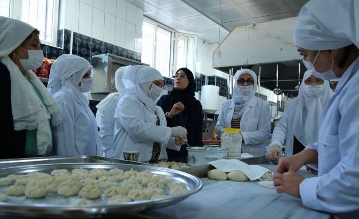 Tarım şehri Şanlıurfa’da kadınlar iş başında