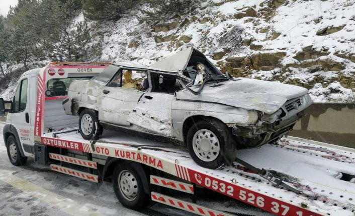 TEM’de 12 otomobilin karıştığı zincirleme kazada 2 kişi yaralandı