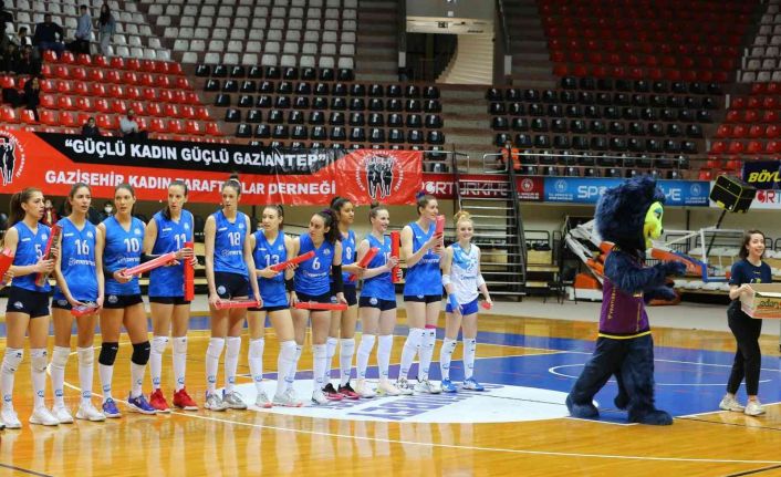 Adam Voleybol, Merinos’u güllerle karşıladı