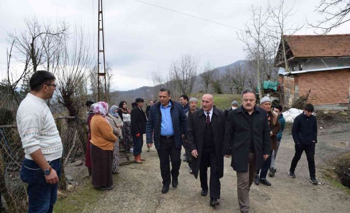 AK Parti teşkilatı heyelan bölgesinde inceleme yaptı