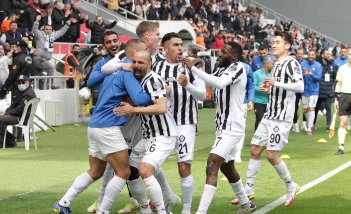 Altay, yeni stadında ilk galibiyeti aldı