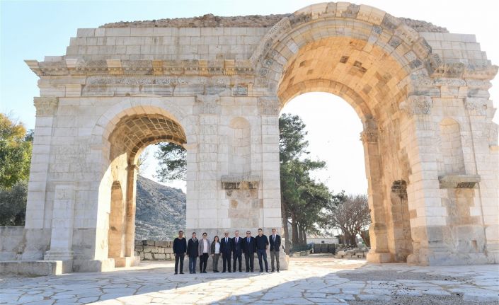 Anavarza’nın tarihinin sanılandan çok daha eski olduğu ortaya çıktı