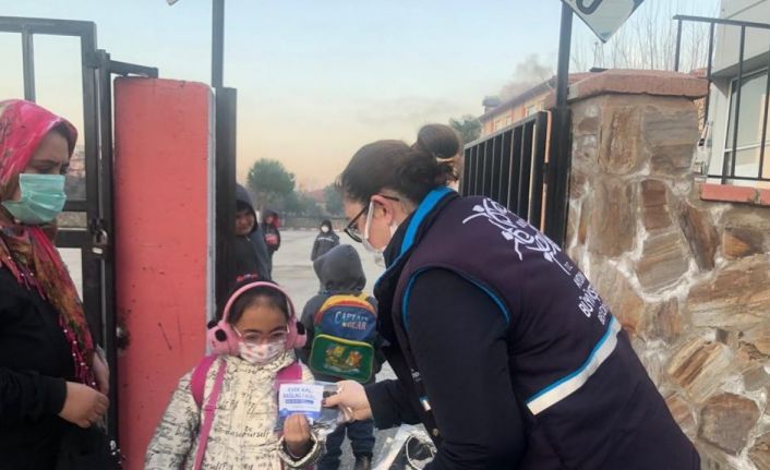 Aydın Büyükşehir belediyesi maske dağıtımını sürdürüyor