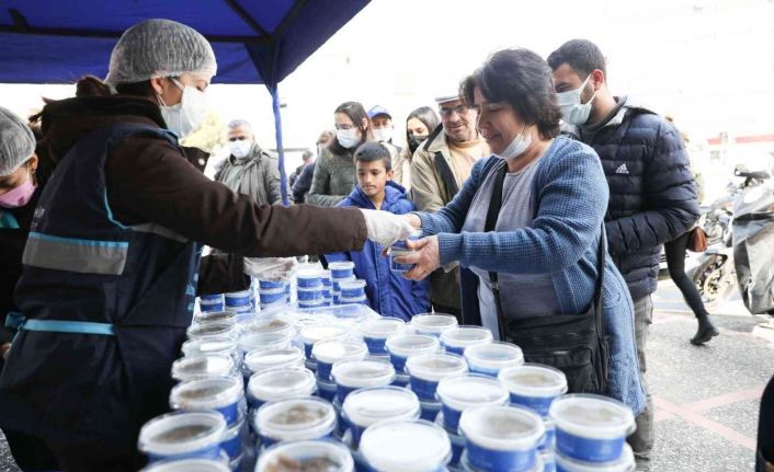 Aydın Büyükşehir Belediyesi’nden ’Miraç Kandili’ dolayısıyla helva hayrı