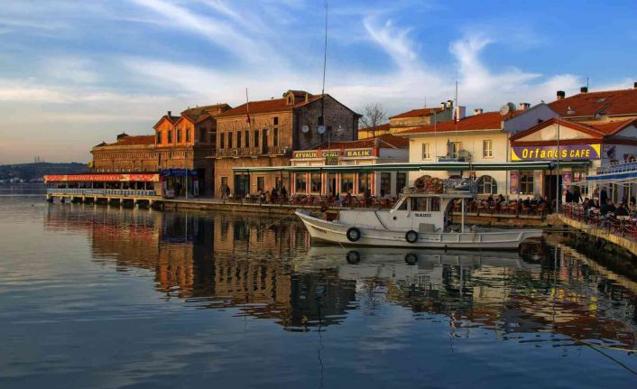 Ayvalık ve Girne kardeş şehir oldu