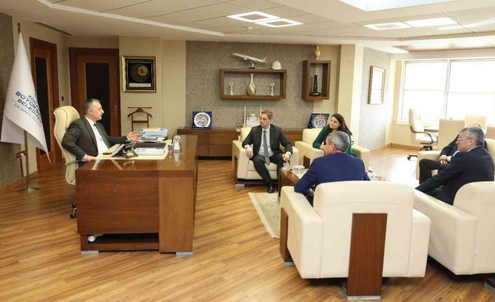 Başkan Büyükakın: "Sizler bizim baş tacımızsınız"