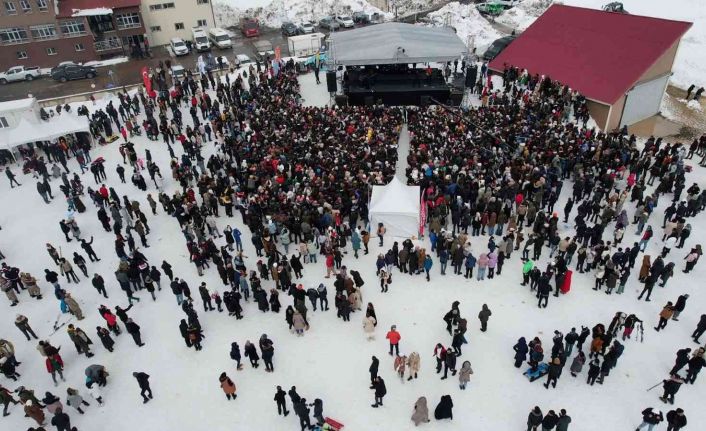 Bingöl’de binlerce vatandaş kayak festivaline akın etti