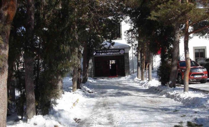 Cumhuriyet döneminden kalma bina kütüphane olarak hizmet vermeye başladı