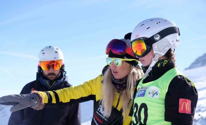 Ergan Dağında Snowboard Alpine 2. Etap Yarışmaları başladı