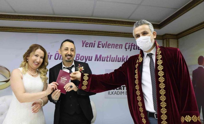 Evlenmek için 14 Şubat’ı seçtiler