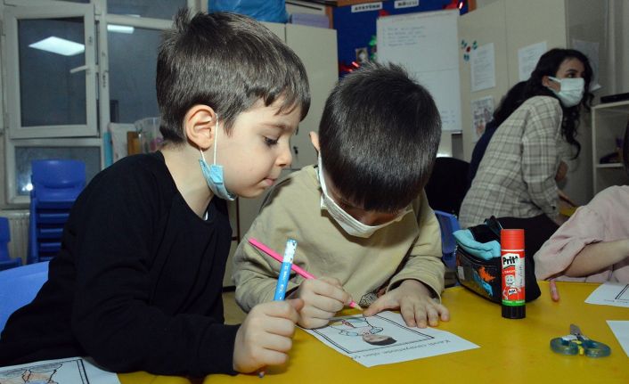 Hayatlarındaki sorunların tespit ve çözümünü eğlenerek belirliyorlar