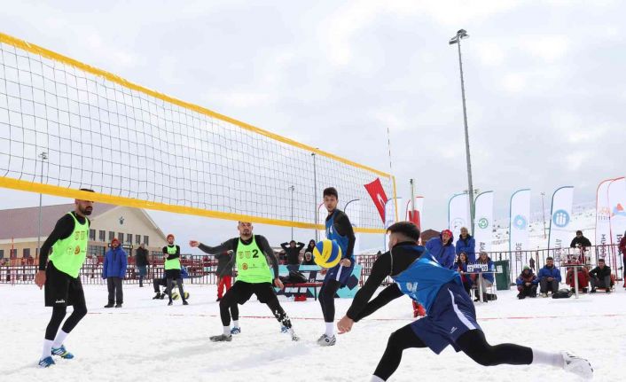 Kar voleybolu heyecanı sona erdi