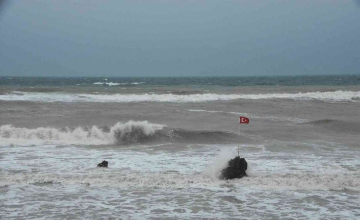 Karadeniz çamura büründü