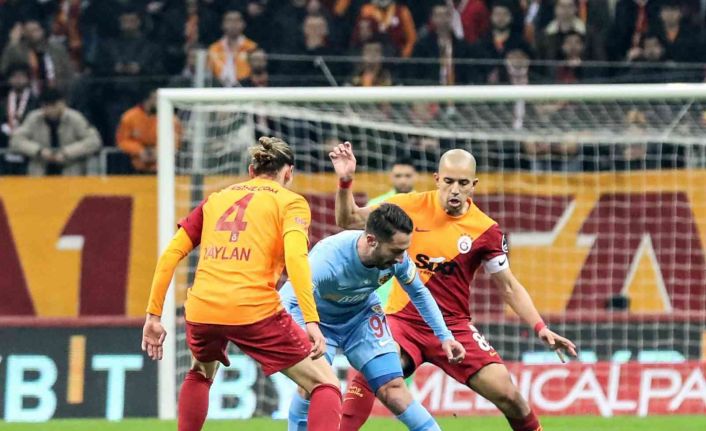 Kayserispor İstanbul’dan 1 puanla döndü