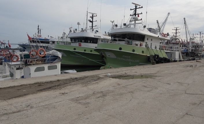 Kırklareli’nde balıkçılar hava muhalefeti sebebiyle denize açılamıyor