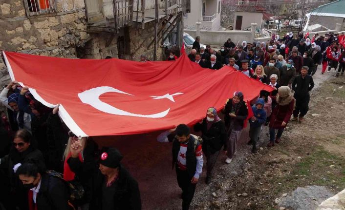 Köylüler 102 yıl önceki "Kurtuluşa Yürüyüşü"nü canlandırdı