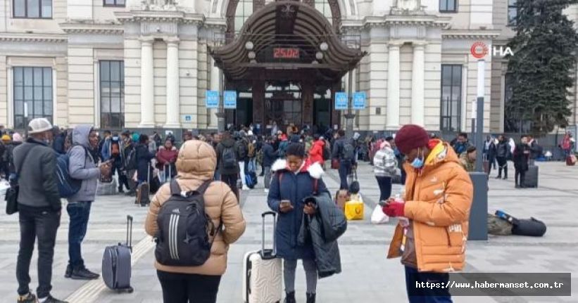 Lviv halkı tren istasyonlarına akın ediyor