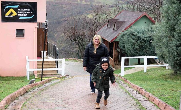 Oğlunun özgürce koşabilmesi için 2 bin 500 kilometre yol geldi