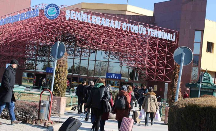 Otogar esnafının gözü kulağı üniversitelerin açılacağı tarihte