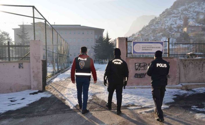 Polis ekiplerinden çocuk ve gençlerin korunmasına yönelik denetim