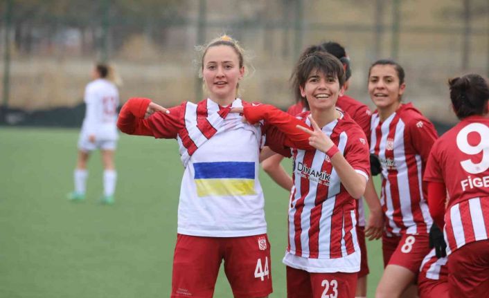 Sivassporlu futbolcudan Ukrayna’ya destek!