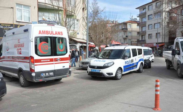 Sokakta karşılaştığı eski damadı tarafından bıçaklanan adam hastanelik oldu