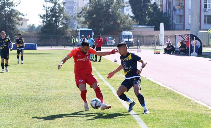 TFF 2. Lig: Tarsus İdman Yurdu: 1 - Pendikspor: 3