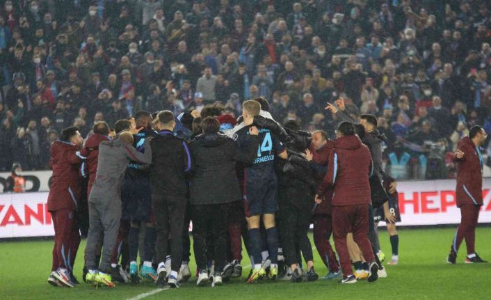 Trabzonspor’u zirvede tutan geri dönüşler