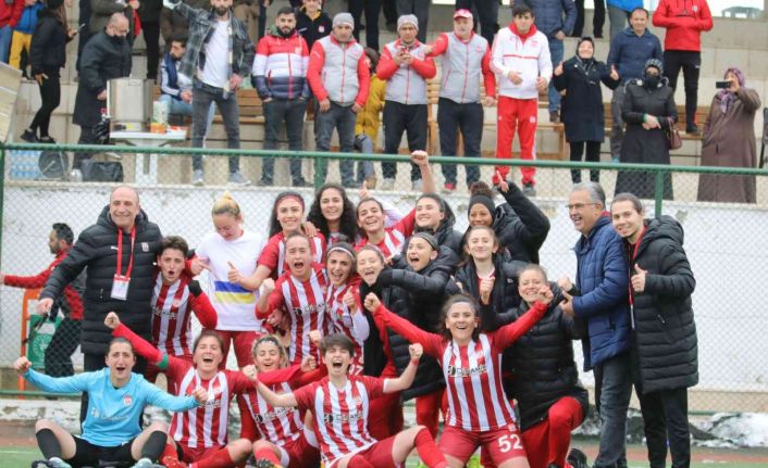 Turkcell Kadın Futbol Süper Ligi: Sivasspor: 2 - Galatasaray: 1