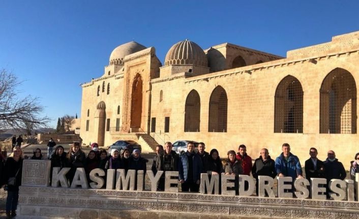 Vali Sonel, bu kez öğretmenlerin gönlünü aldı