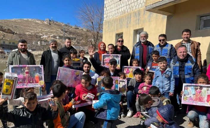 Yardım dernekleri Mardin’de şehit korucu çocuklarını yalnız bırakmadı