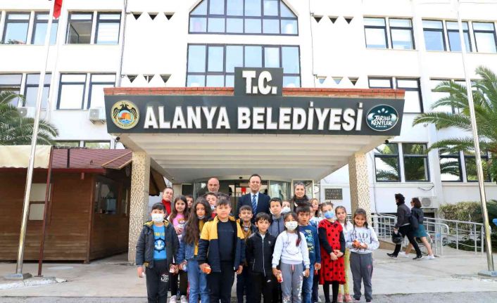 Alanya Belediyesi minik öğrencileri ağırladı