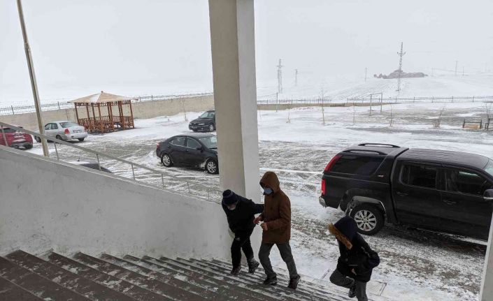 Ardahan’da eğitime kar engeli; 1 gün ara verildi