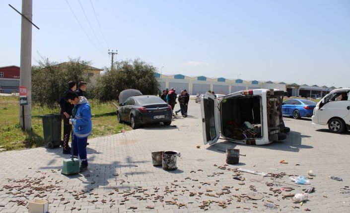 Aydın’da devrilen araçtaki 3 kişi yaralandı