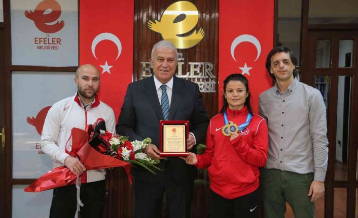 Başkan Atay, Efelersporlu şampiyonu ağırladı