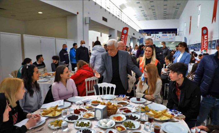 Başkan Gürün, Üniversite öğrencileri ile bir araya geldi