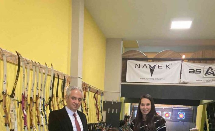 Bedensel engelli okçuya malzeme sponsoru oldular